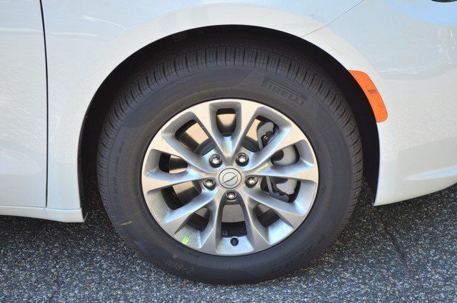 2026 Chrysler Pacifica Select - Photo 10