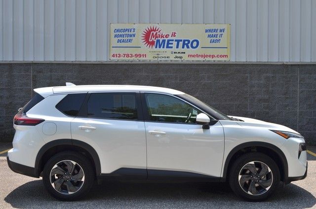 2024 Nissan Rogue SV AWD's photo