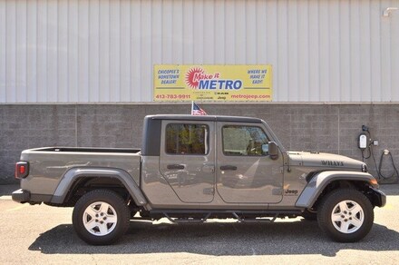 2022 Jeep Gladiator Sport Truck