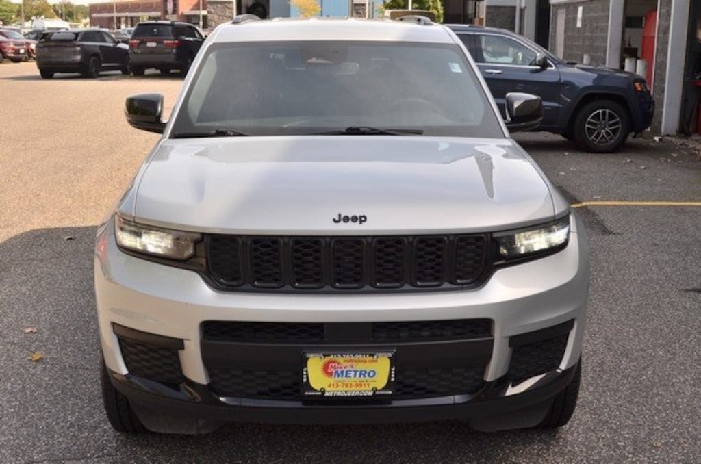 Used 2023 Jeep Grand Cherokee L Altitude SUV