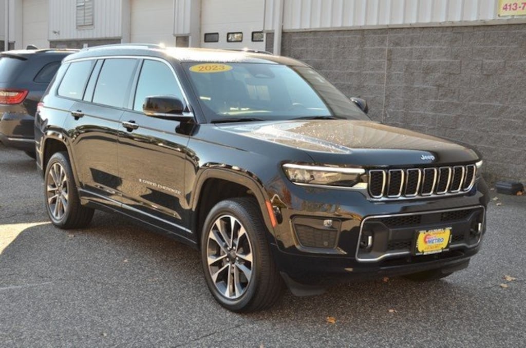 Used 2023 Jeep Grand Cherokee L Overland SUV
