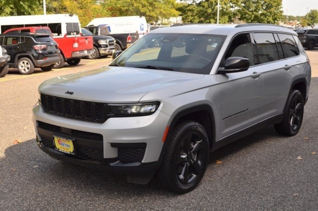 Used 2023 Jeep Grand Cherokee L Altitude SUV