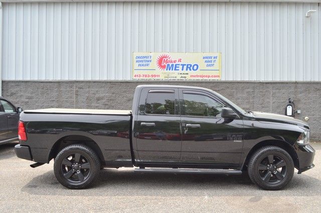 2019 RAM 1500 Classic Express 4x4 Quad Cab 6'4's photo