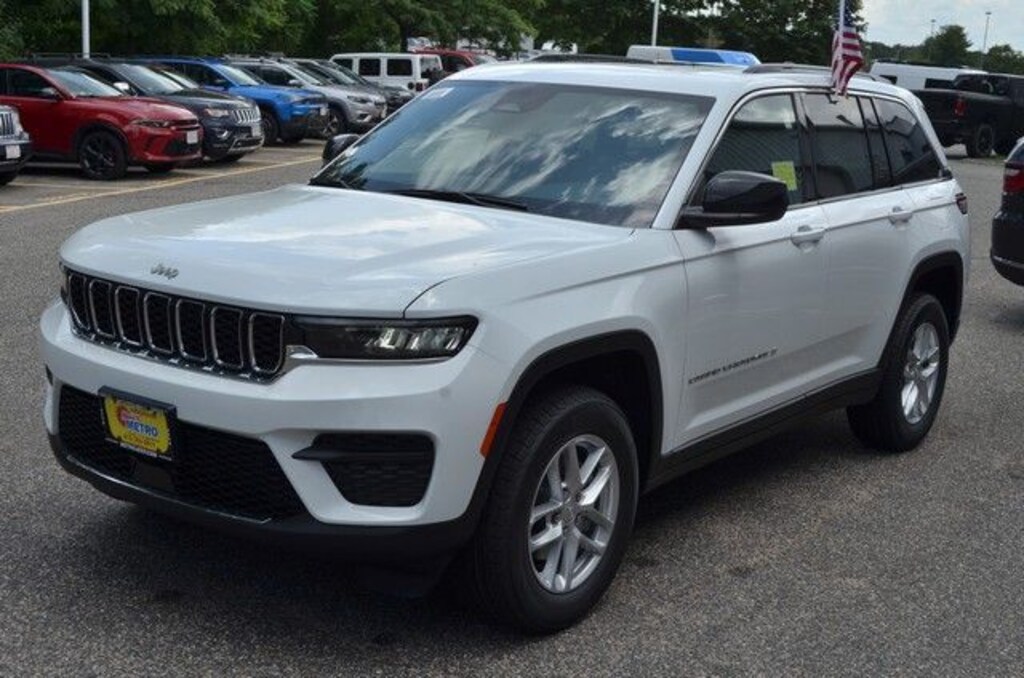 New 2026 Jeep Grand Cherokee LAREDO X 4X4 Sport Utility