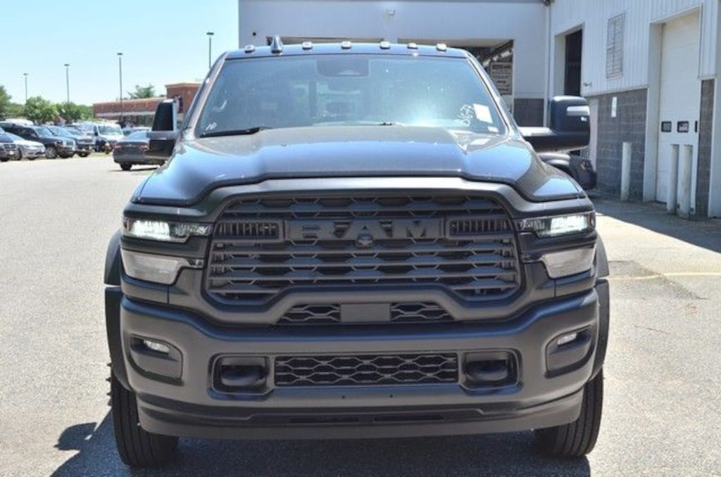 New 2026 Ram 5500 Chassis Cab TRADESMAN CREW 4X4 60' CA Pickup
