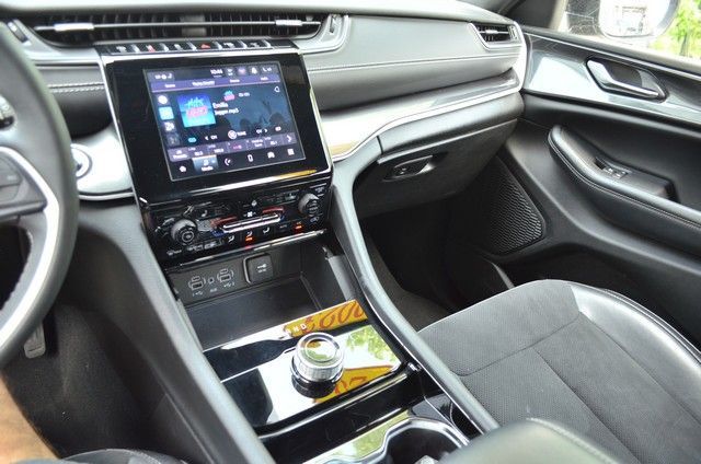 2023 Jeep Grand Cherokee Altitude - Photo 24
