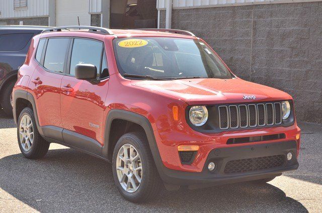 Used 2022 Jeep Renegade Latitude with VIN ZACNJDB15NPN64631 for sale in Chicopee, MA