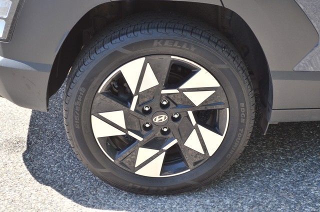 2024 Hyundai Kona SEL - Photo 11