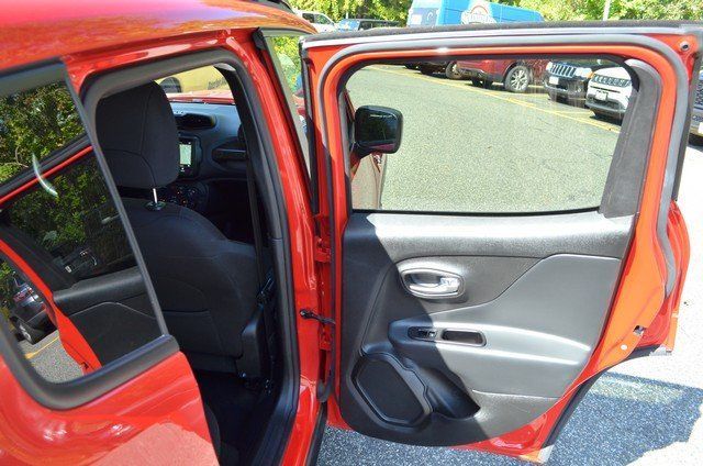 2022 Jeep Renegade Latitude - Photo 34
