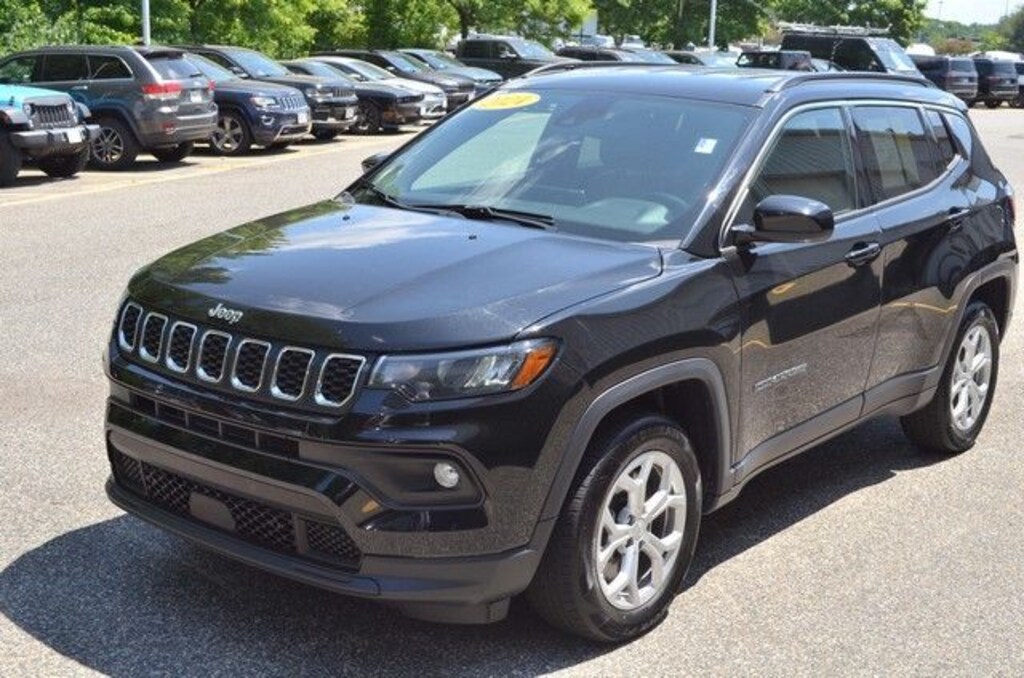 Used 2024 Jeep Compass Latitude SUV