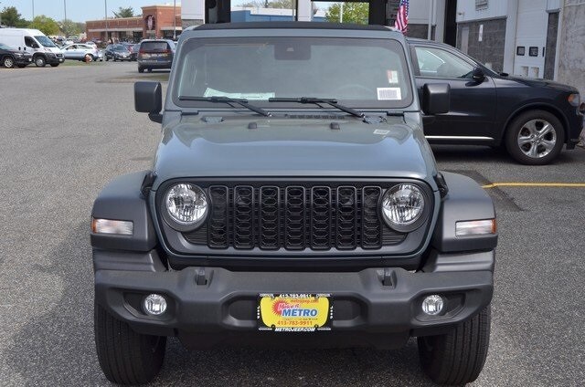 2025 Jeep Wrangler Sport S photo 3