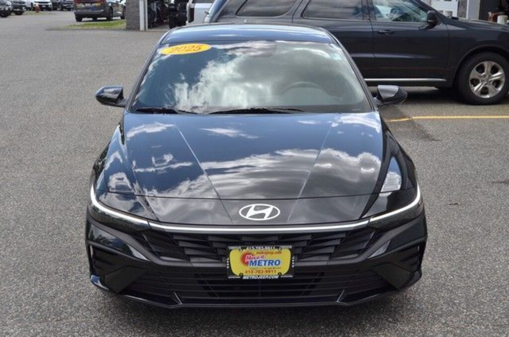 Used 2025 Hyundai Elantra