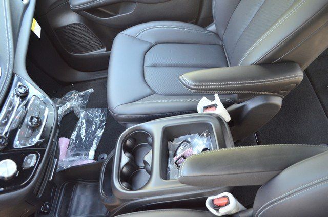 2026 Chrysler Pacifica Select - Photo 25