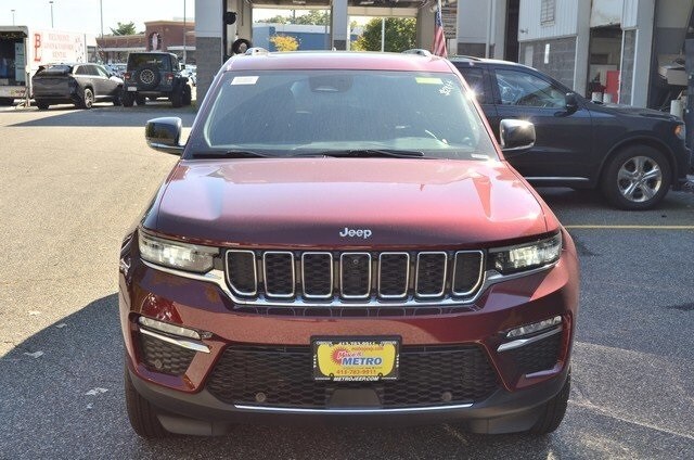 2025 Jeep Grand Cherokee Limited photo 3