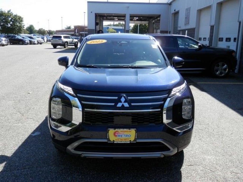 Used 2025 Mitsubishi Outlander SE SUV