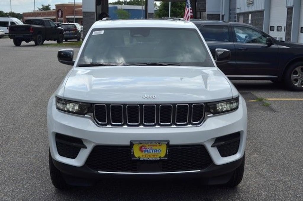 New 2026 Jeep Grand Cherokee LAREDO X 4X4 Sport Utility