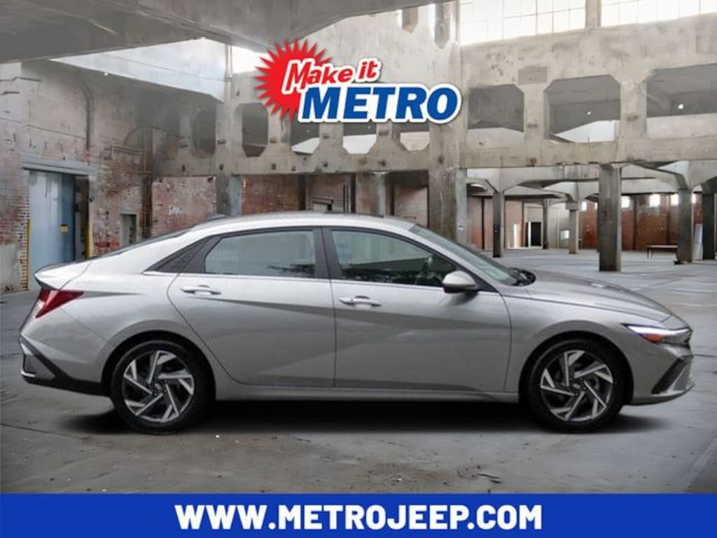 Used 2025 Hyundai Elantra SEL Convenience Sedan