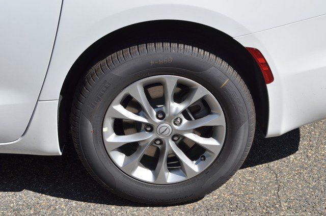 2026 Chrysler Pacifica Select - Photo 12