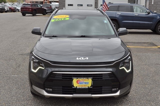 2023 Kia Niro SX Touring photo 3