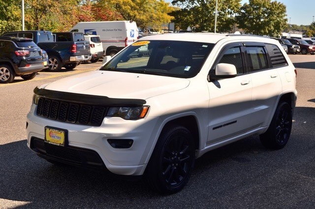 2020 Jeep Grand Cherokee Altitude photo 4
