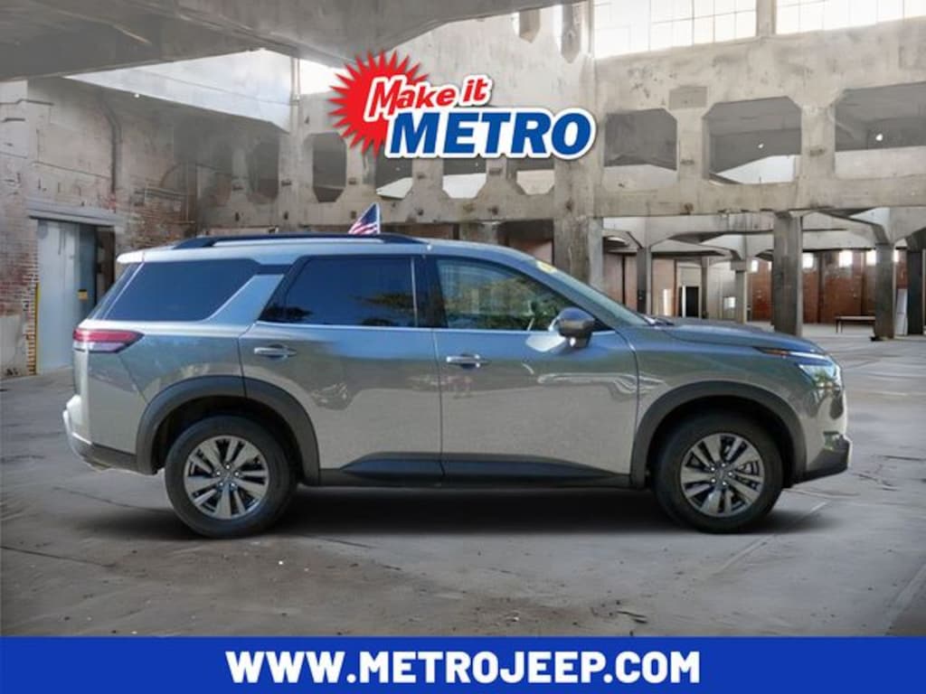 Used 2025 Nissan Pathfinder SV SUV