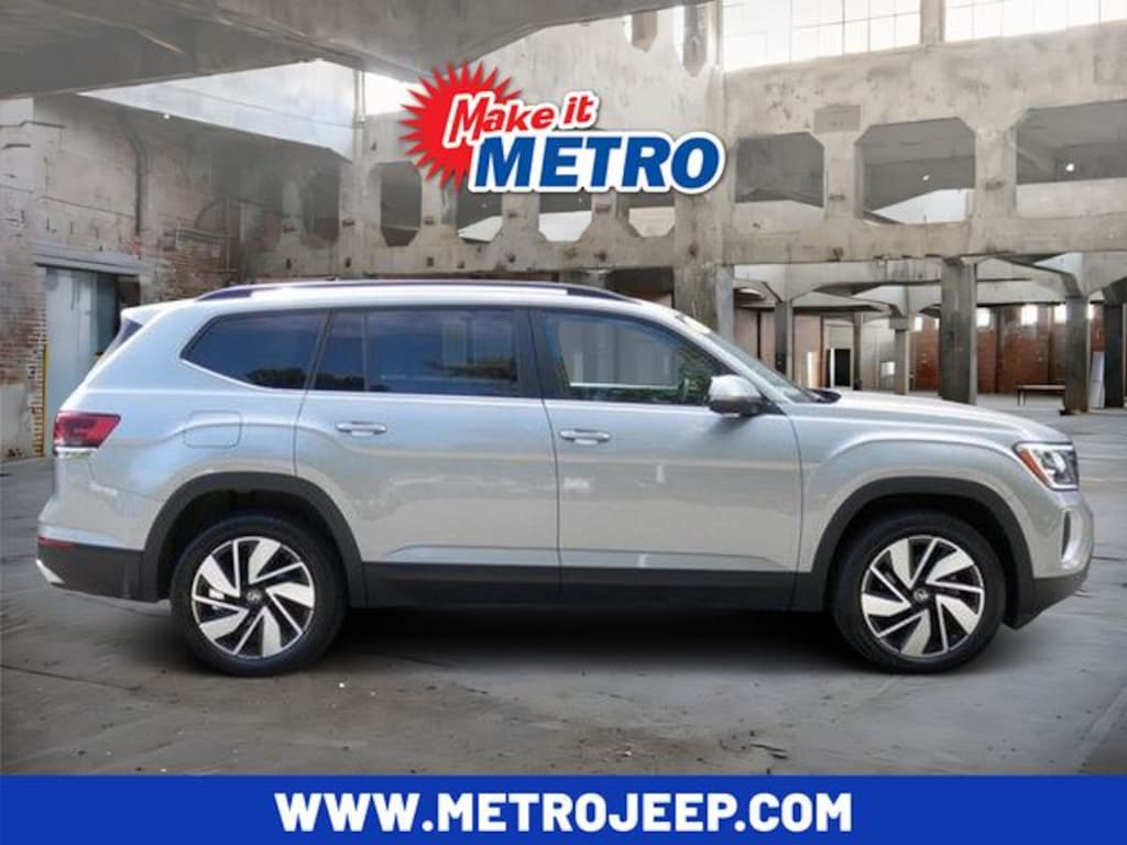 Used 2025 Volkswagen Atlas 2.0T SE w/Technology SUV