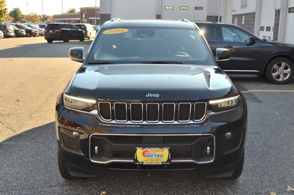 Used 2023 Jeep Grand Cherokee L Overland SUV
