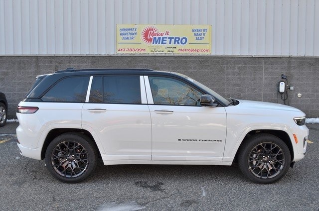 2025 Jeep Grand Cherokee Summit Reserve's photo