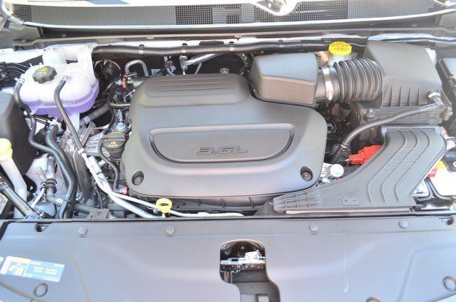 2026 Chrysler Pacifica Select - Photo 38