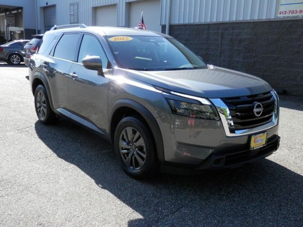 Used 2025 Nissan Pathfinder SV SUV