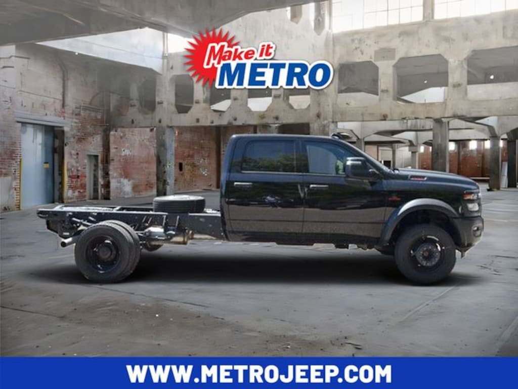 New 2026 Ram 5500 Chassis Cab TRADESMAN CREW 4X4 60' CA Pickup