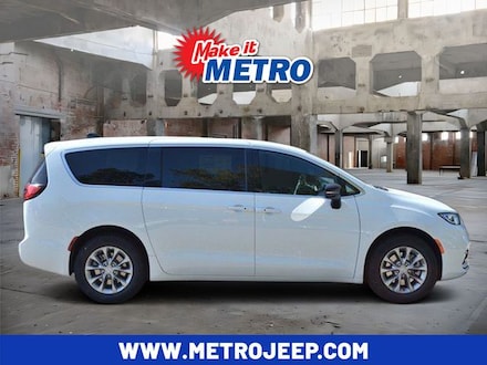 2026 Chrysler Pacifica SELECT AWD Passenger Van