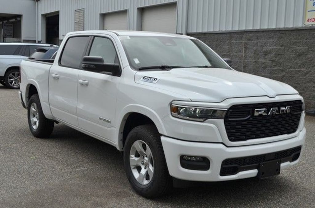 New 2026 Ram 1500 EXPRESS CREW CAB 4X4 5'7 BOX Pickup