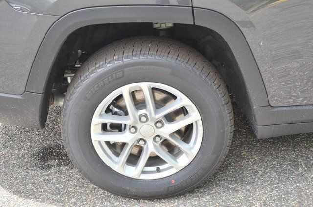 2025 Jeep Grand Cherokee L Laredo - Photo 11