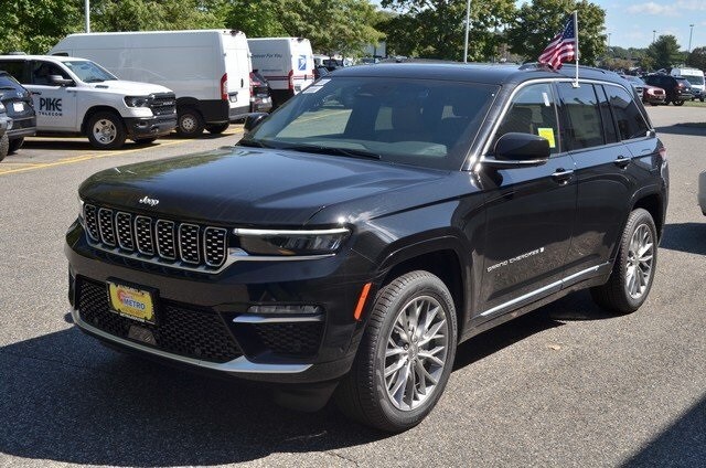 2025 Jeep Grand Cherokee Summit photo 4
