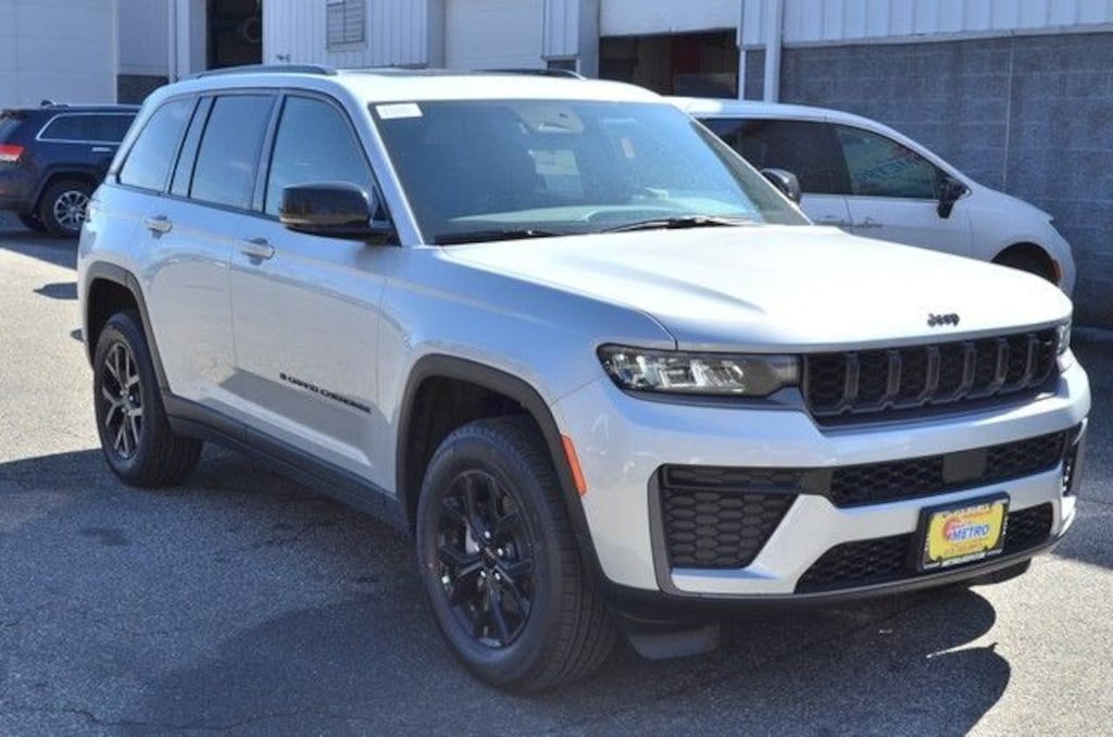 New 2026 Jeep Grand Cherokee LAREDO ALTITUDE 4X4 Sport Utility
