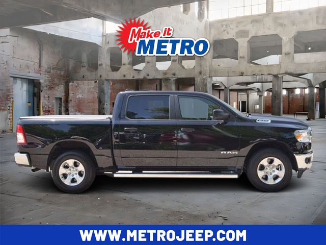 2021 RAM 1500 Big Horn/Lone Star 4x4 Crew Cab 5'7's photo