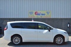 2026 Chrysler Pacifica SELECT AWD Passenger Van