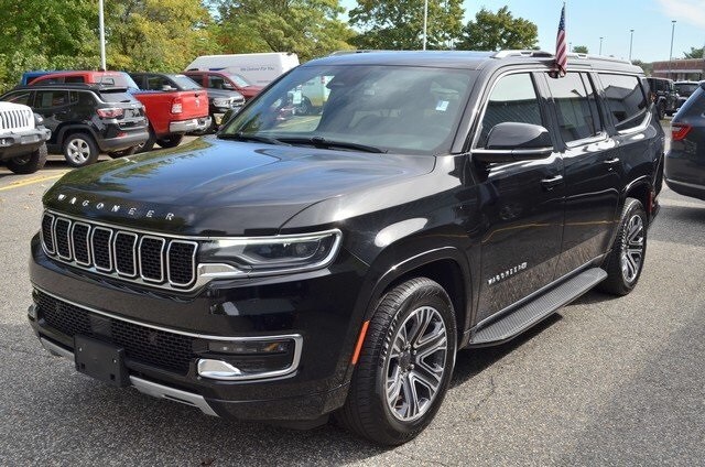 2023 Jeep Wagoneer L Series II photo 3