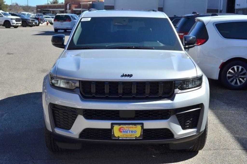 New 2026 Jeep Grand Cherokee LAREDO ALTITUDE 4X4 Sport Utility