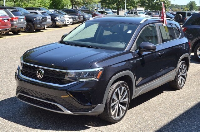 2022 Volkswagen Taos SE photo 4