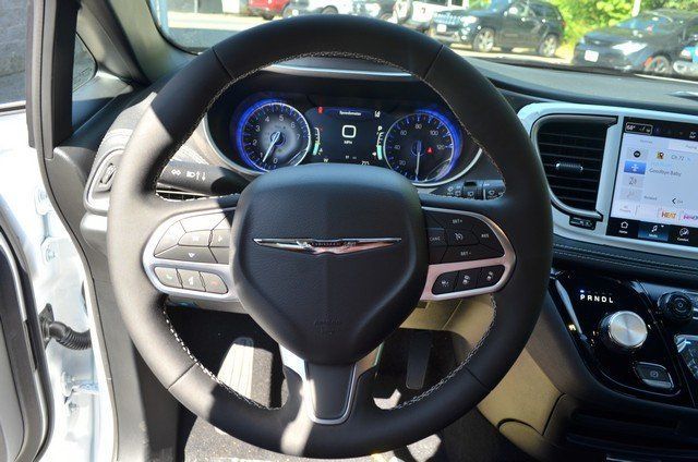 2026 Chrysler Pacifica Select - Photo 19