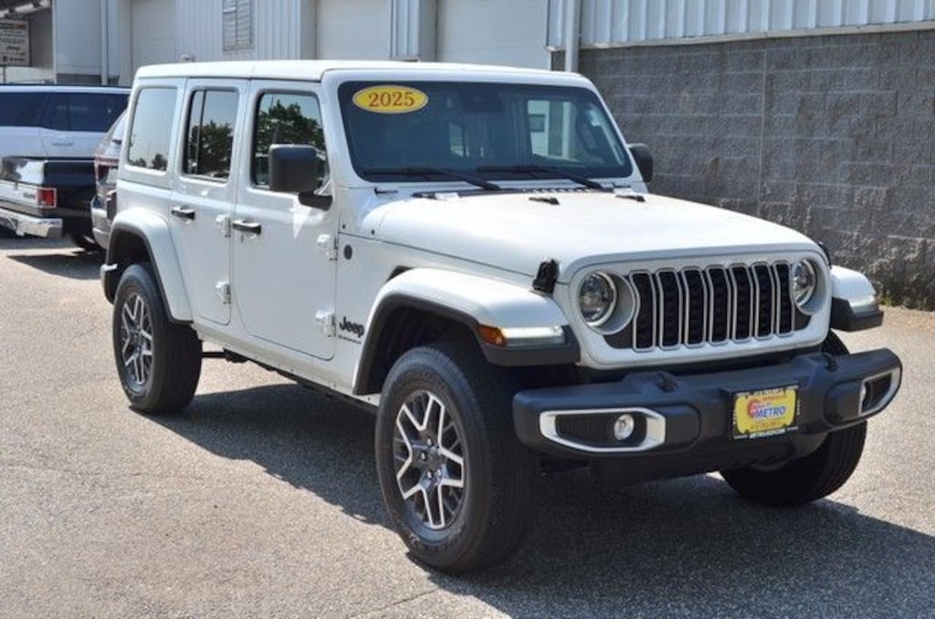 Used 2025 Jeep Wrangler