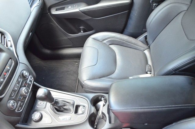 2021 Jeep Cherokee Latitude Lux - Photo 22