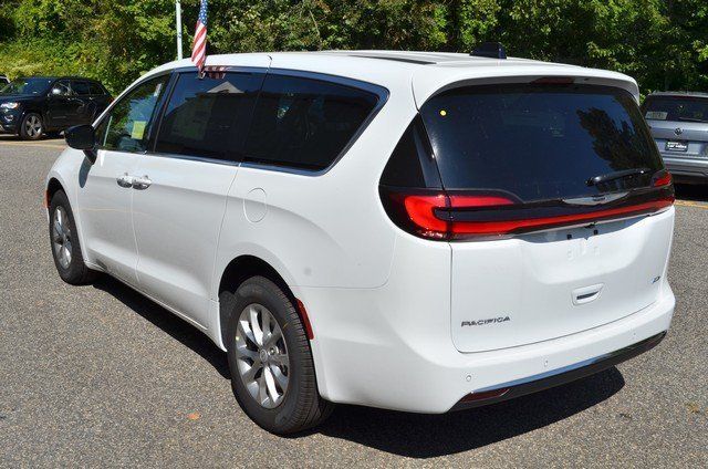2026 Chrysler Pacifica Select - Photo 6