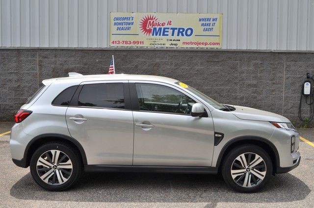 2025 Mitsubishi Outlander Sport's photo