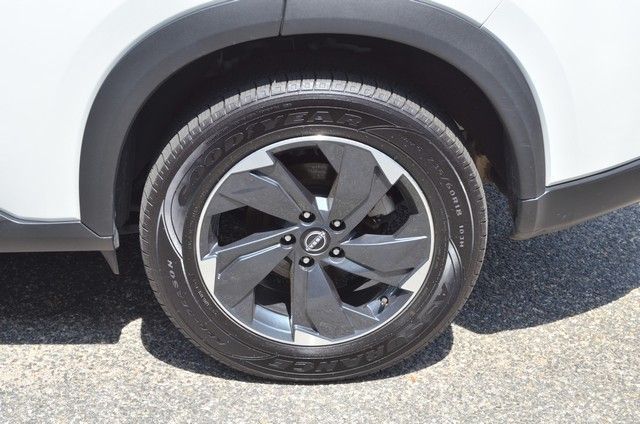 2024 Nissan Rogue SV - Photo 12