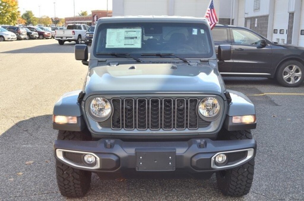 New 2025 Jeep Gladiator Sport Truck Crew Cab