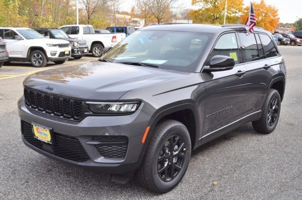 New 2025 Jeep Grand Cherokee Laredo SUV