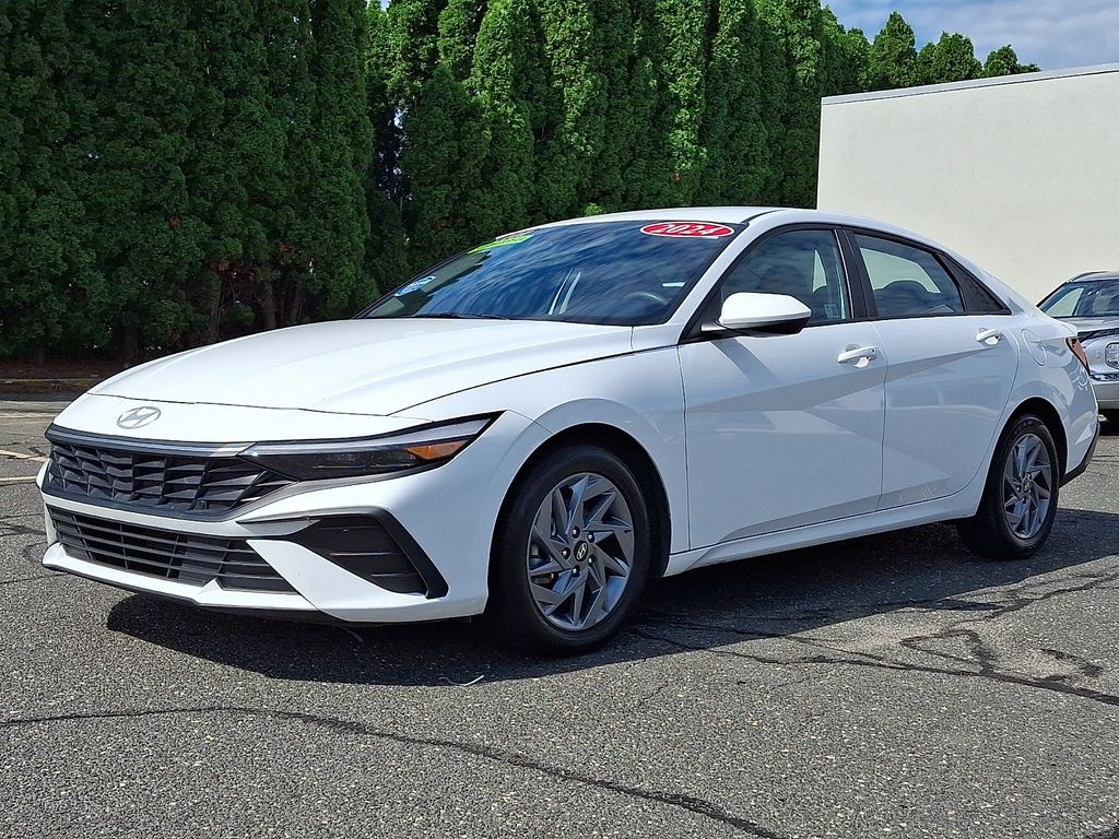 Used 2024 Hyundai Elantra SEL Sedan